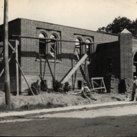 Construction of Weston Public Library, summer 1914<br />
