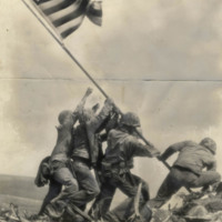 TS-048_3-SC-488_Marines rase flag at Iwo Jima_f.jpg
